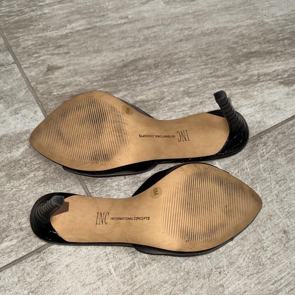 INC International Concepts Black and Gold Heels - Picture 7 of 8